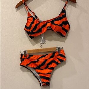 ROMWE Vibrant Orange and Black Top